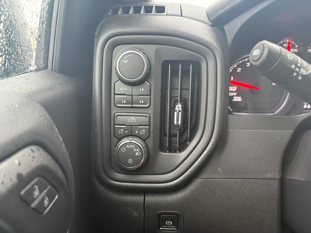 2026 Chevrolet Silverado 1500 in Saint-Eustache, Quebec - 10 - w1024h768px