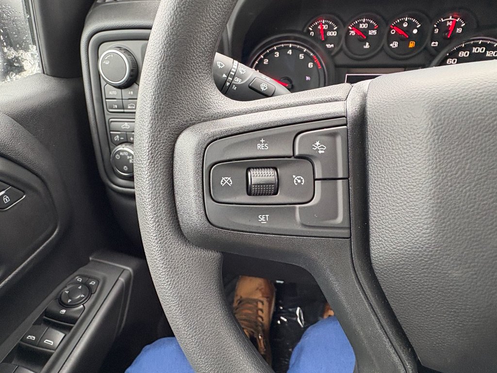 Chevrolet Silverado 1500  2026 à Saint-Eustache, Québec - 8 - w1024h768px