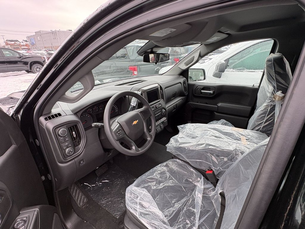 Chevrolet Silverado 1500  2026 à Saint-Eustache, Québec - 12 - w1024h768px
