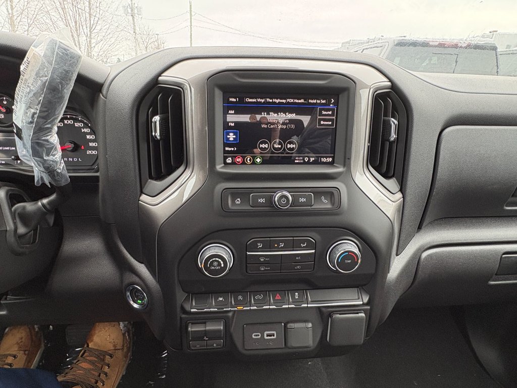 Chevrolet Silverado 1500  2026 à Saint-Eustache, Québec - 11 - w1024h768px