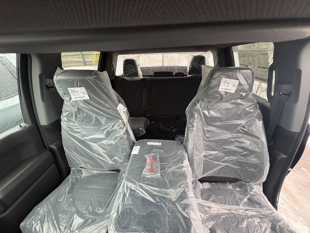 Chevrolet Silverado 1500  2026 à Saint-Eustache, Québec - 14 - w1024h768px