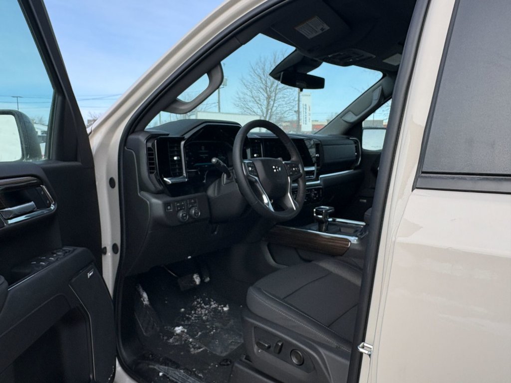 2026 Chevrolet Silverado 1500 in Saint-Eustache, Quebec - 7 - w1024h768px