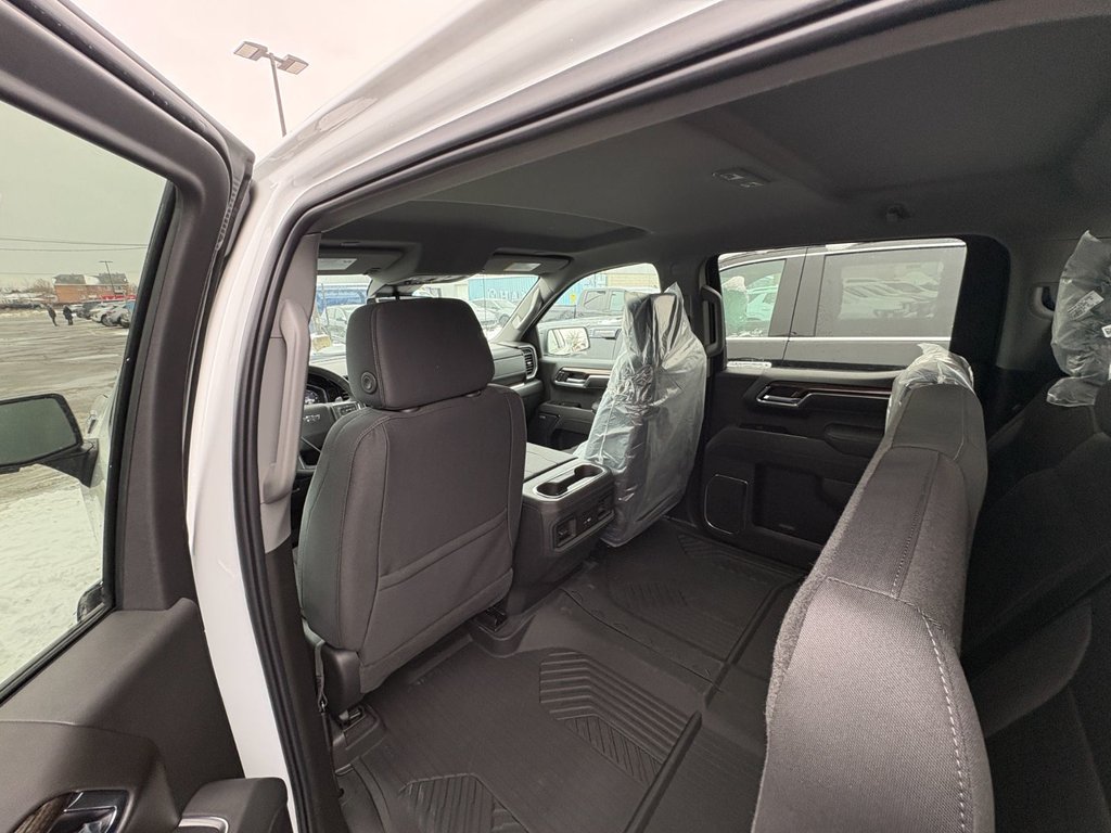 Chevrolet Silverado 1500  2026 à Saint-Eustache, Québec - 13 - w1024h768px