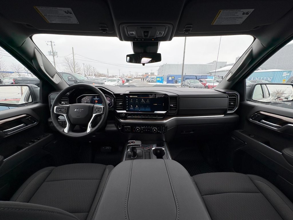 Chevrolet Silverado 1500  2026 à Saint-Eustache, Québec - 14 - w1024h768px