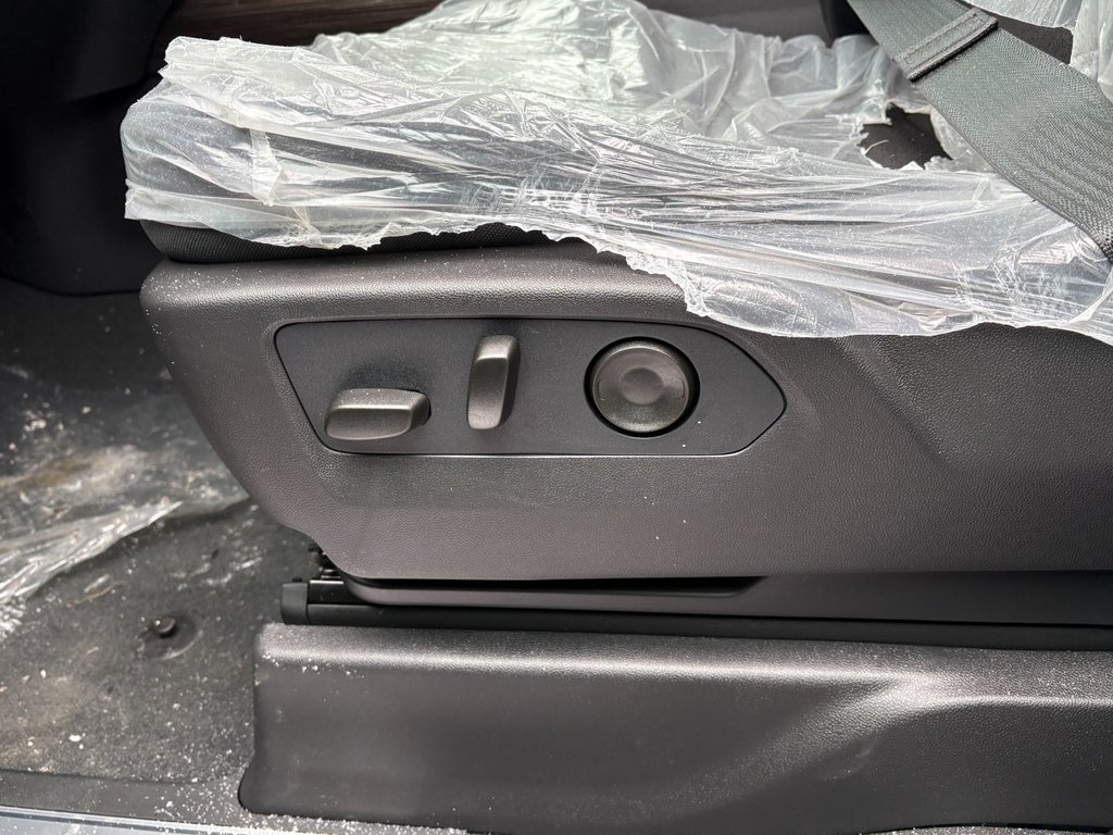 2026 Chevrolet Silverado 1500 in Saint-Eustache, Quebec - 17 - w1024h768px