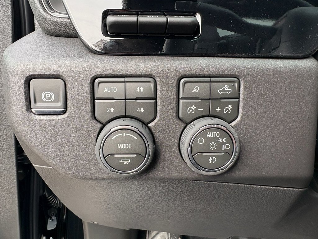 Chevrolet Silverado 1500  2026 à Saint-Eustache, Québec - 18 - w1024h768px