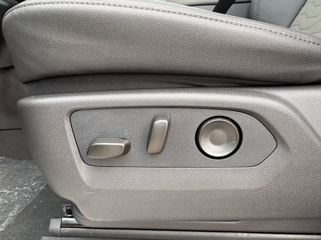 Chevrolet Silverado 1500  2026 à Saint-Eustache, Québec - 16 - w1024h768px