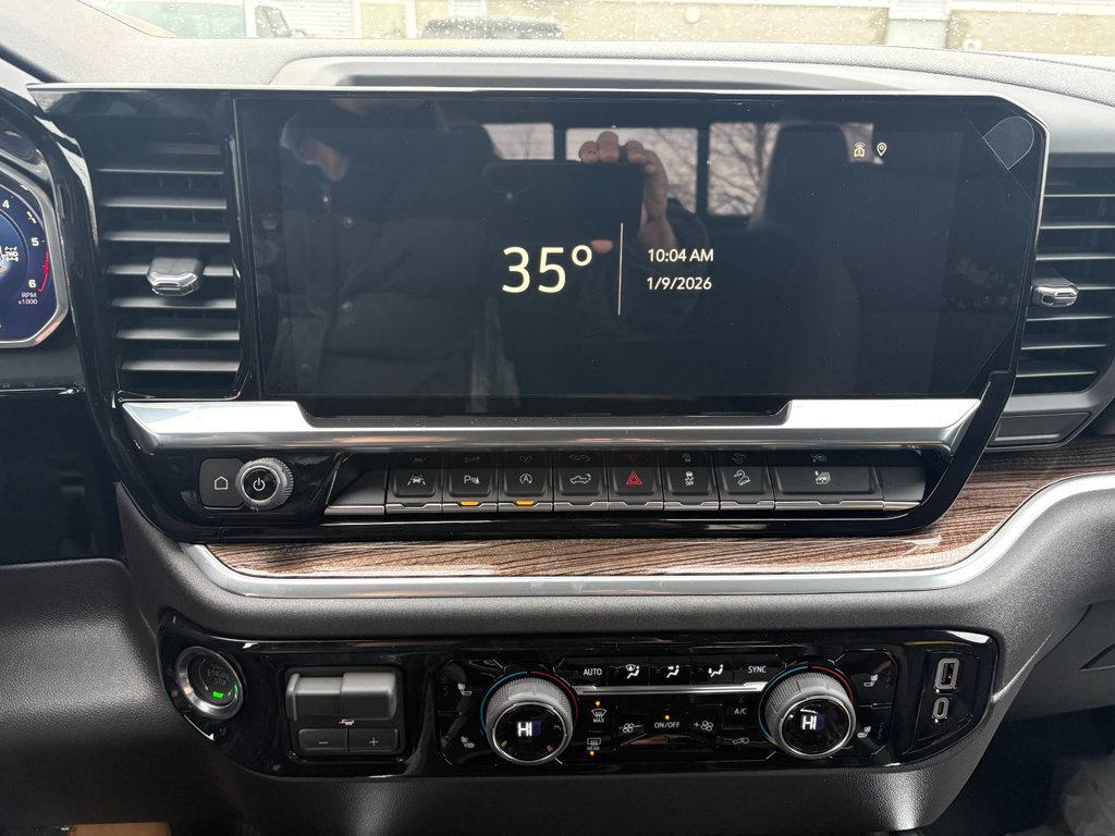 Chevrolet Silverado 1500  2026 à Saint-Eustache, Québec - 10 - w1024h768px