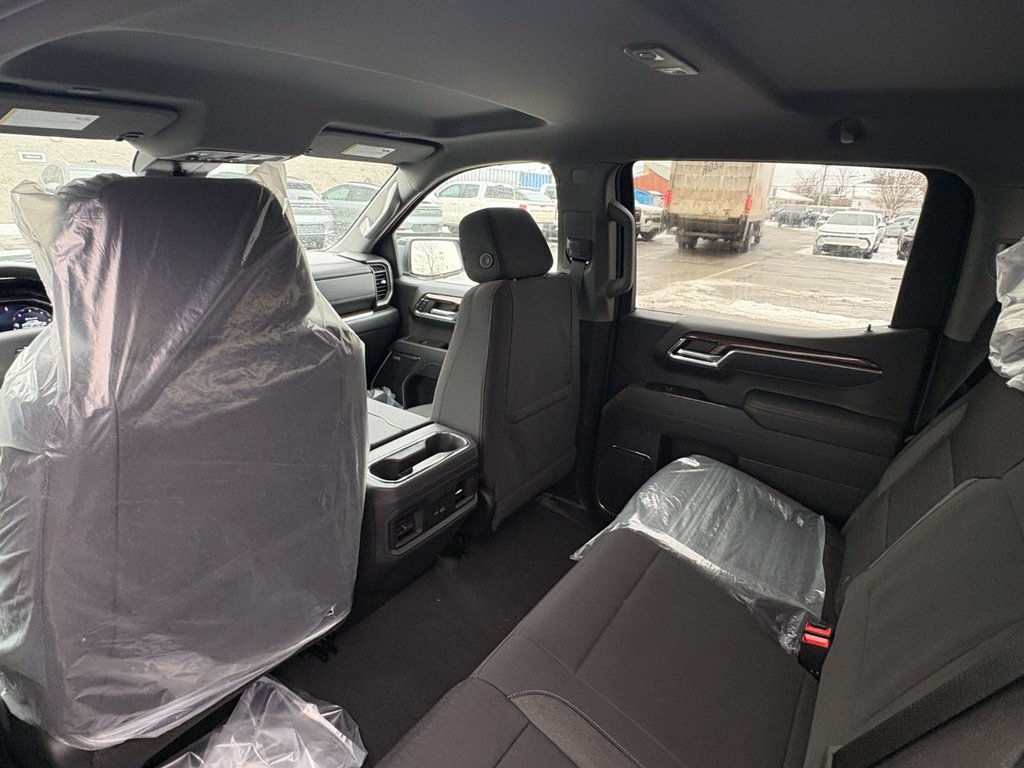 Chevrolet Silverado 1500  2026 à Saint-Eustache, Québec - 13 - w1024h768px