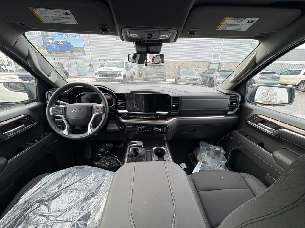 Chevrolet Silverado 1500  2026 à Saint-Eustache, Québec - 12 - w1024h768px