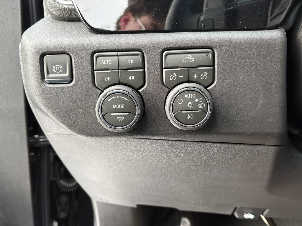 Chevrolet Silverado 1500  2026 à Saint-Eustache, Québec - 11 - w1024h768px