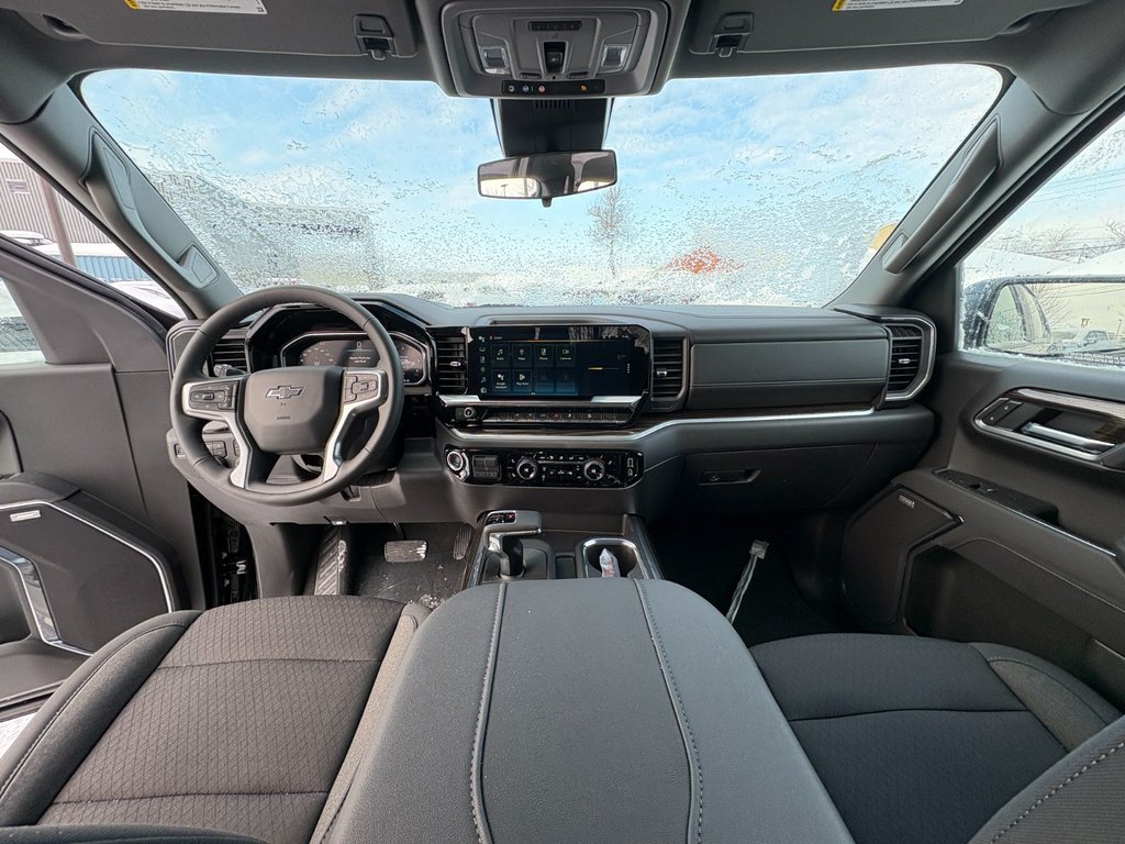Chevrolet Silverado 1500  2026 à Saint-Eustache, Québec - 14 - w1024h768px