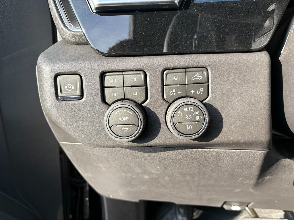 Chevrolet Silverado 1500  2026 à Saint-Eustache, Québec - 11 - w1024h768px