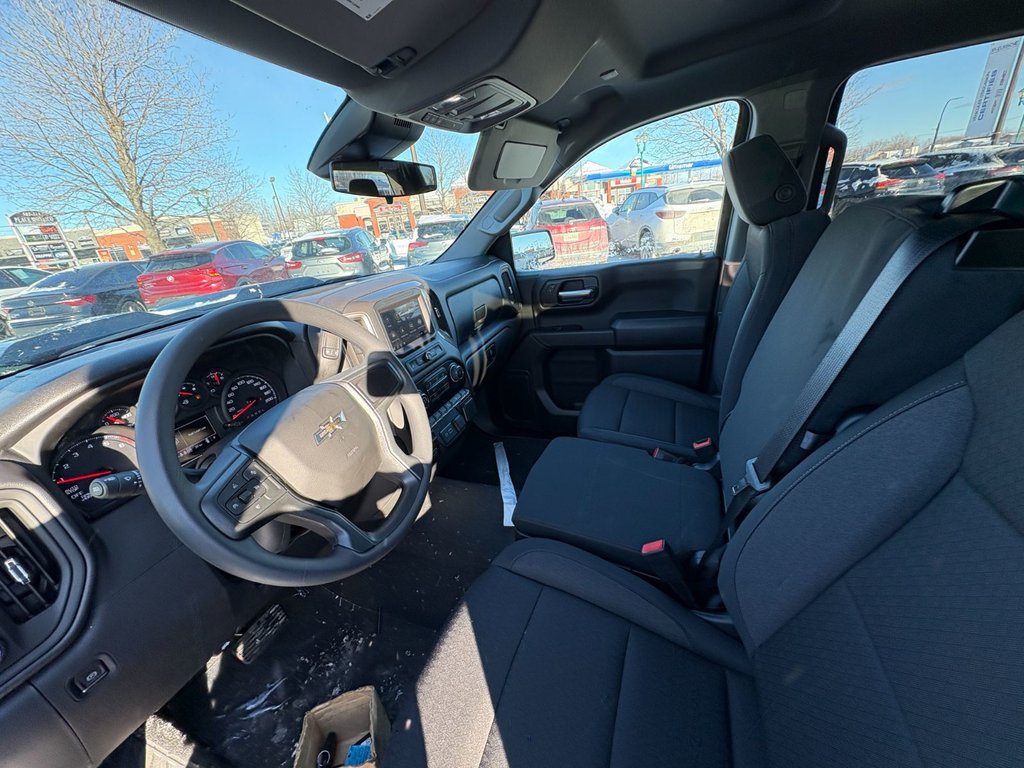 Chevrolet Silverado 1500  2026 à Saint-Eustache, Québec - 12 - w1024h768px