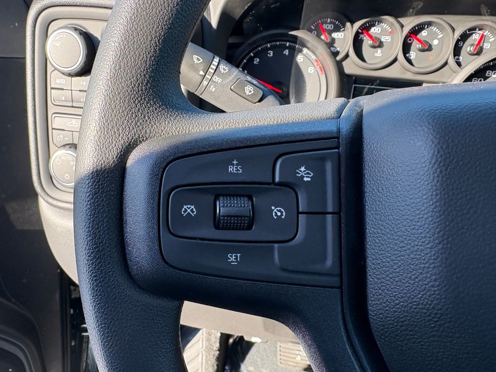 Chevrolet Silverado 1500  2026 à Saint-Eustache, Québec - 9 - w1024h768px