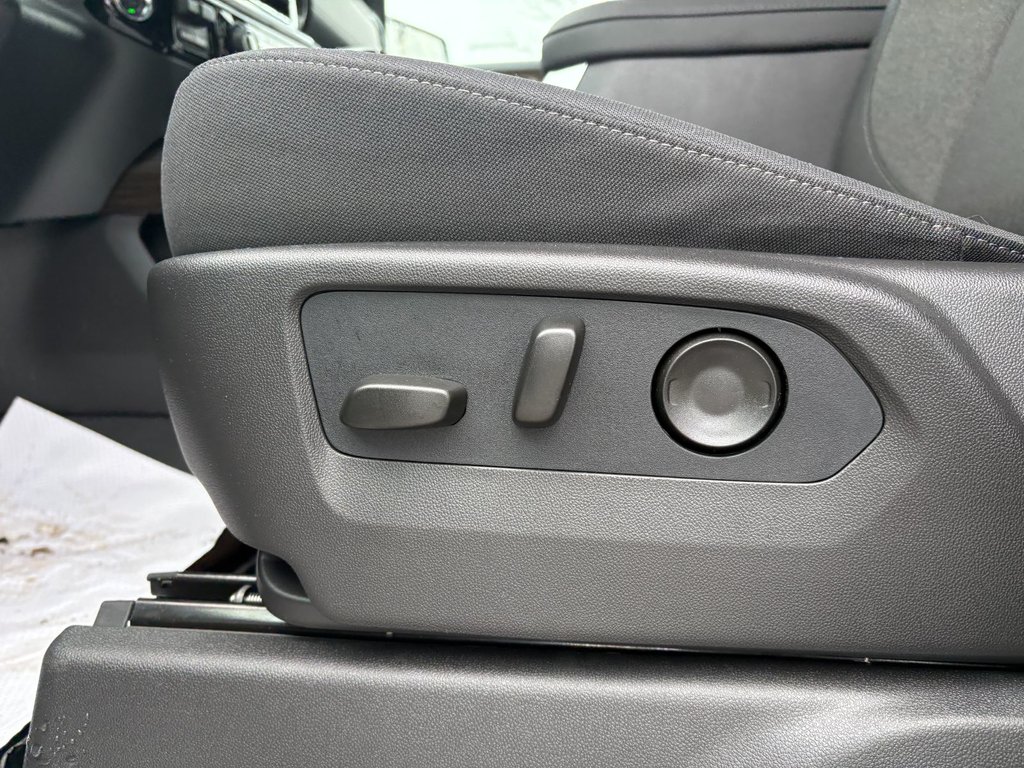 Chevrolet Silverado 1500  2026 à Saint-Eustache, Québec - 17 - w1024h768px