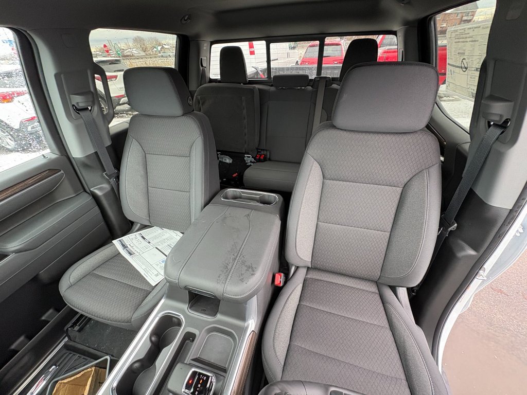 Chevrolet Silverado 1500  2026 à Saint-Eustache, Québec - 18 - w1024h768px