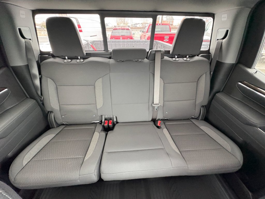 Chevrolet Silverado 1500  2026 à Saint-Eustache, Québec - 19 - w1024h768px