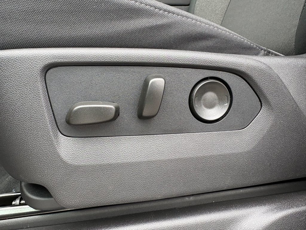 2026 Chevrolet Silverado 1500 in Saint-Eustache, Quebec - 16 - w1024h768px