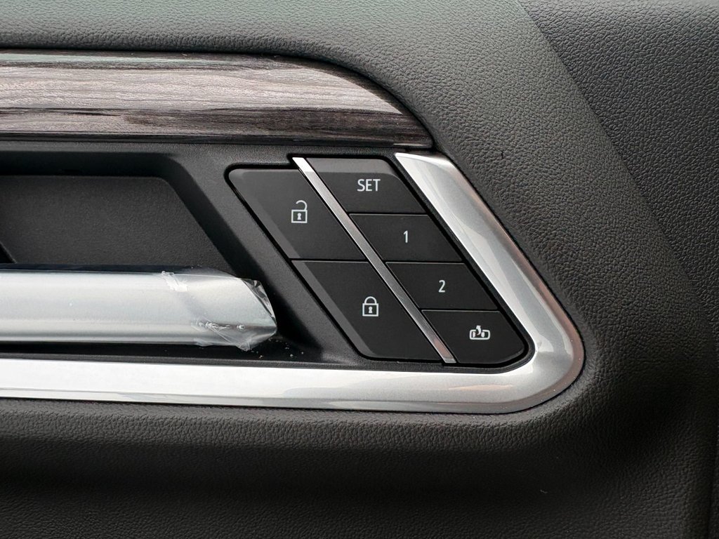 Chevrolet Silverado 2500 HD  2026 à Saint-Eustache, Québec - 12 - w1024h768px