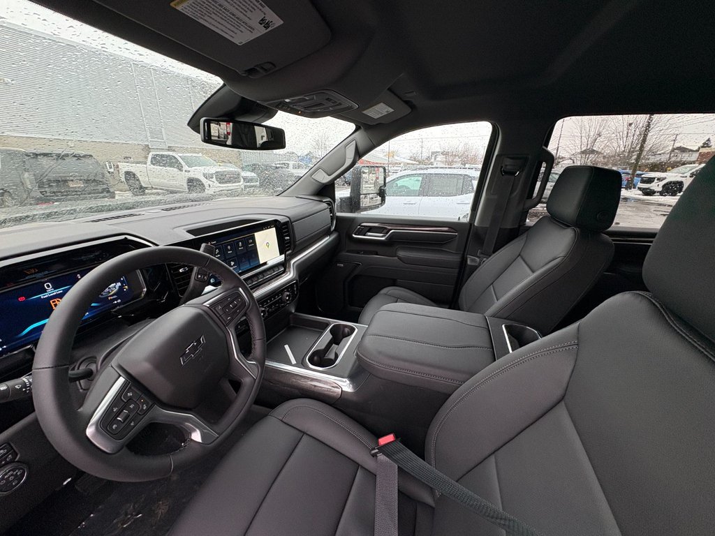 Chevrolet Silverado 2500 HD  2026 à Saint-Eustache, Québec - 17 - w1024h768px