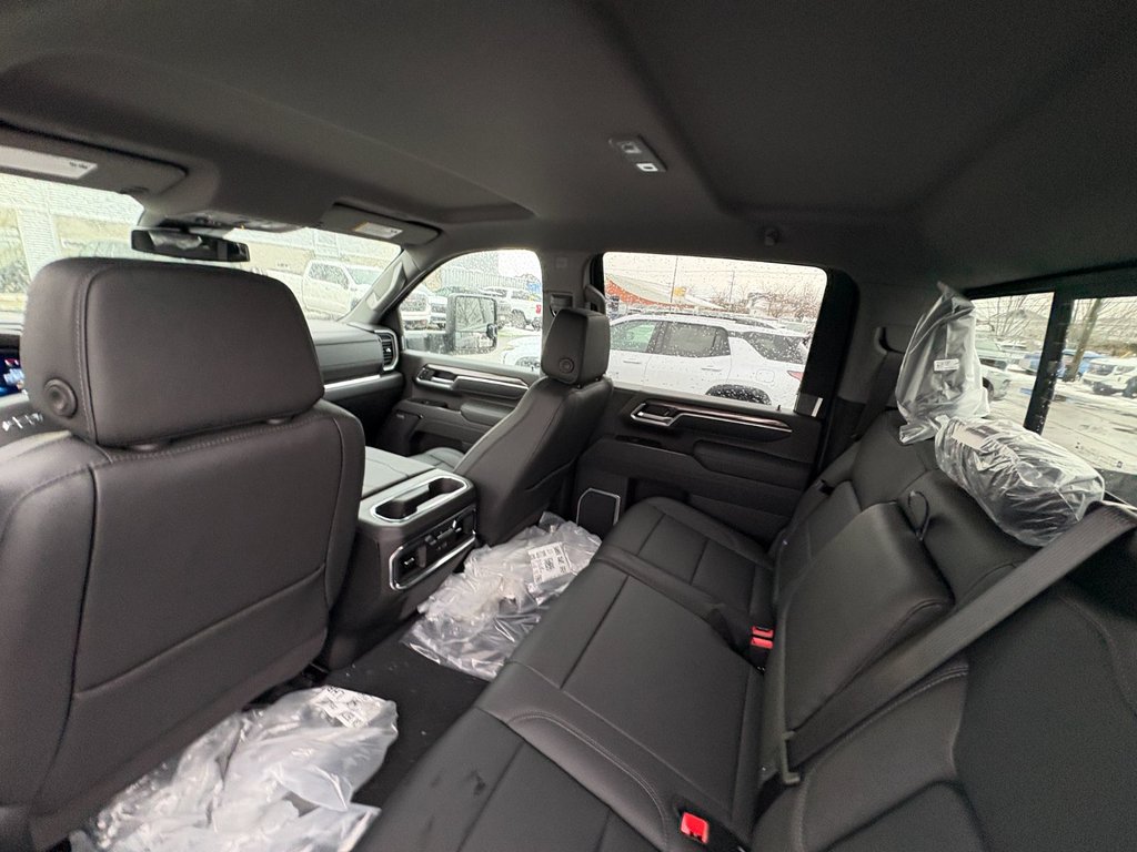 Chevrolet Silverado 2500 HD  2026 à Saint-Eustache, Québec - 14 - w1024h768px