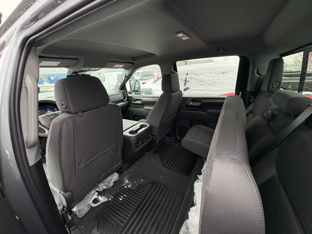 Chevrolet Silverado 2500 HD  2026 à Saint-Eustache, Québec - 14 - w1024h768px