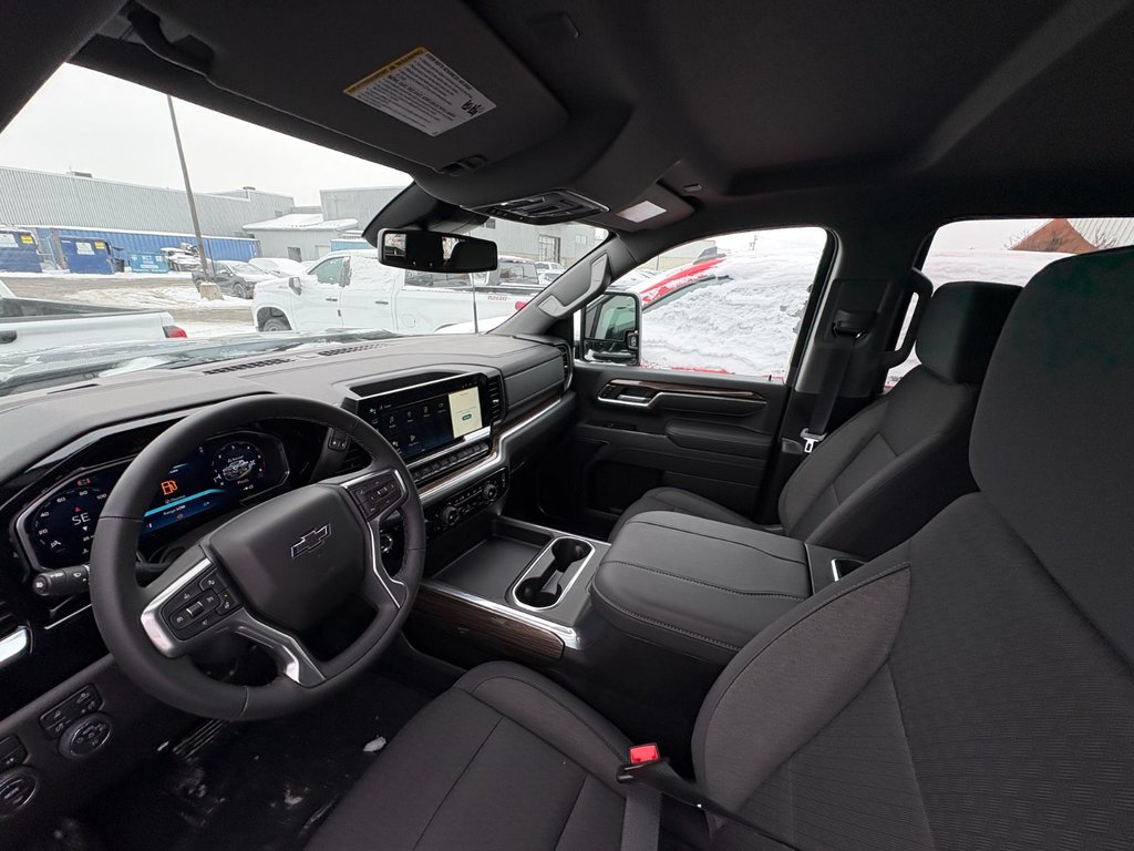 Chevrolet Silverado 2500 HD  2026 à Saint-Eustache, Québec - 12 - w1024h768px