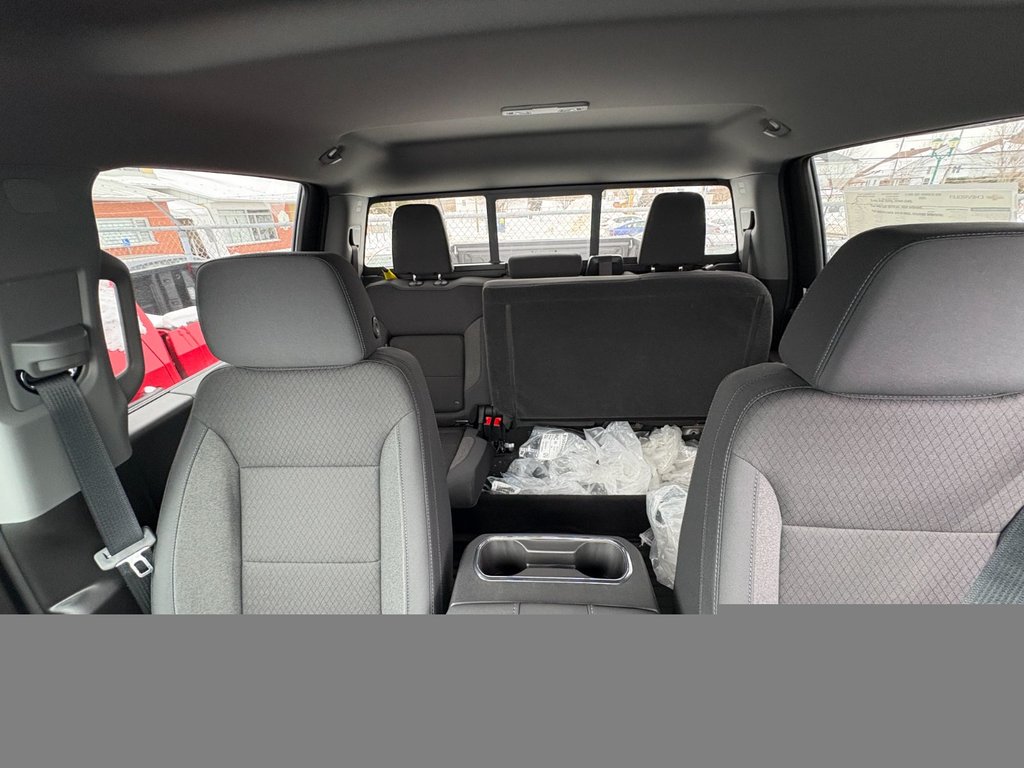 Chevrolet Silverado 2500 HD  2026 à Saint-Eustache, Québec - 12 - w1024h768px