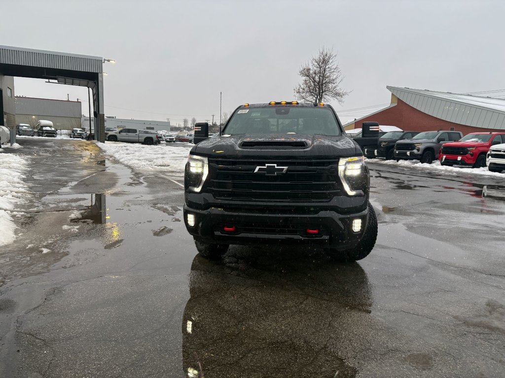 Chevrolet Silverado 2500 HD  2026 à Saint-Eustache, Québec - 2 - w1024h768px