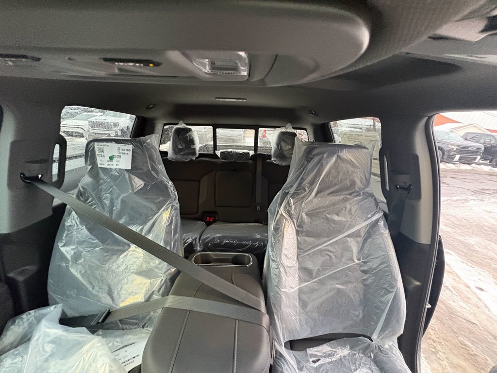 Chevrolet Silverado 2500 HD  2026 à Saint-Eustache, Québec - 14 - w1024h768px