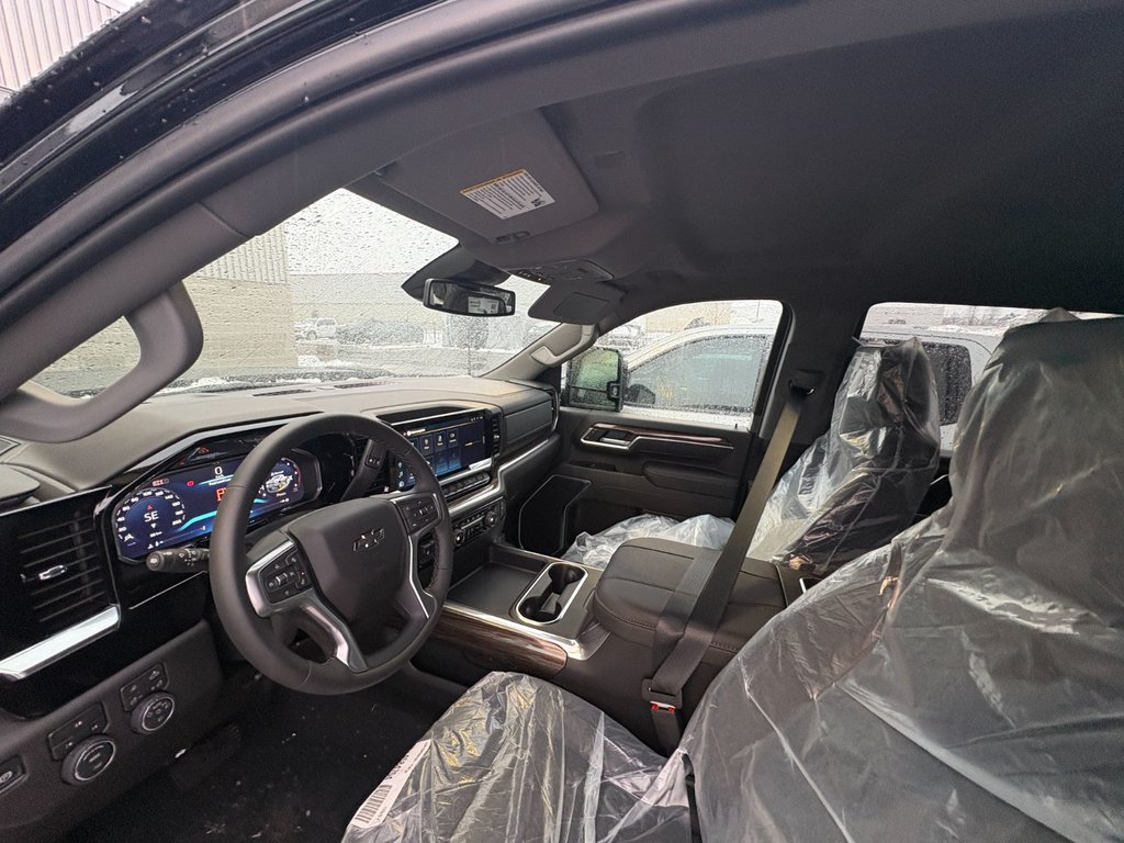 Chevrolet Silverado 2500 HD  2026 à Saint-Eustache, Québec - 16 - w1024h768px