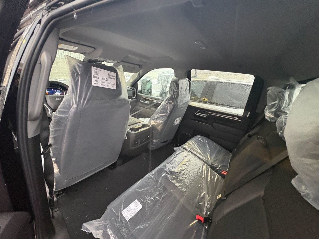 Chevrolet Silverado 2500 HD  2026 à Saint-Eustache, Québec - 15 - w1024h768px