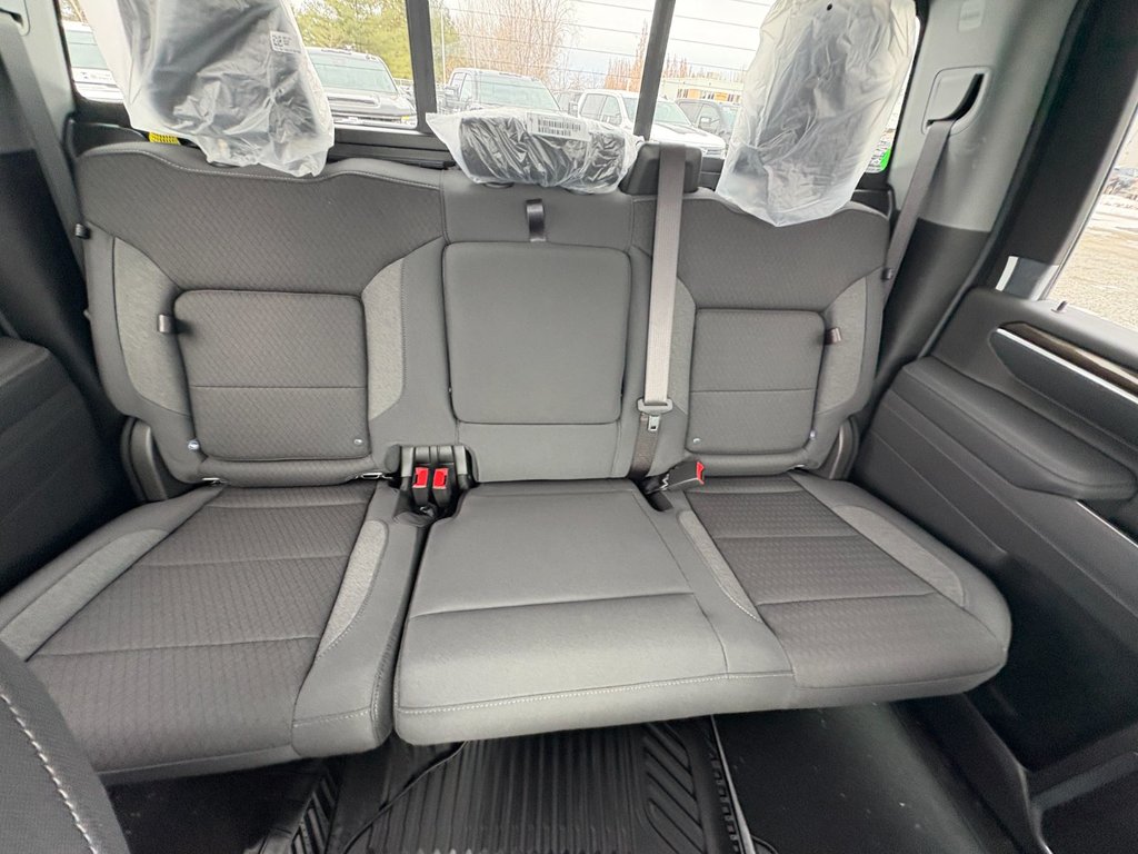 Chevrolet Silverado 2500 HD  2026 à Saint-Eustache, Québec - 20 - w1024h768px