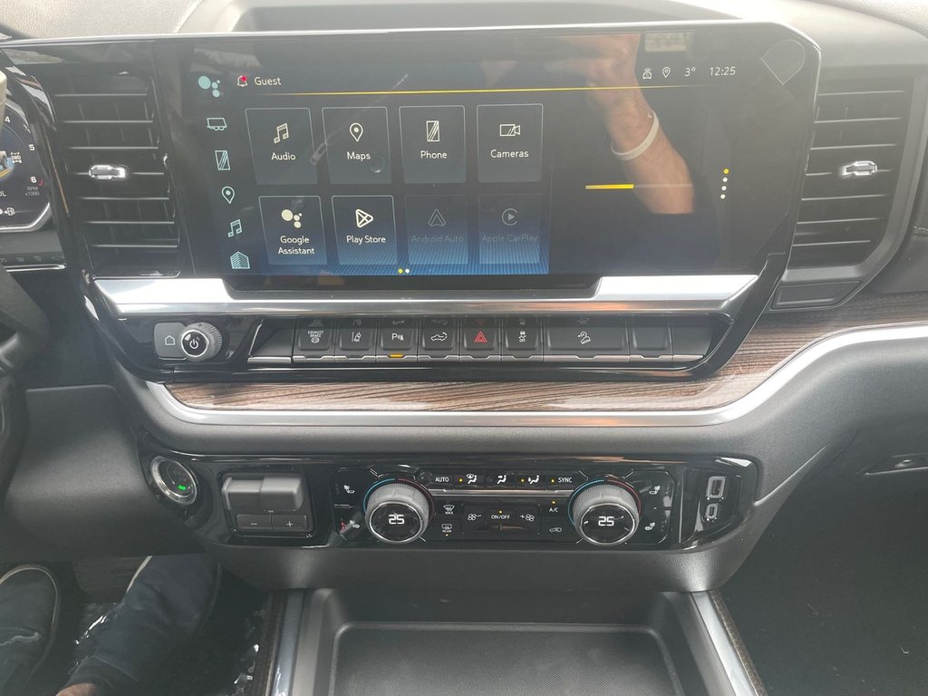 Chevrolet Silverado 2500 HD  2026 à Saint-Eustache, Québec - 11 - w1024h768px