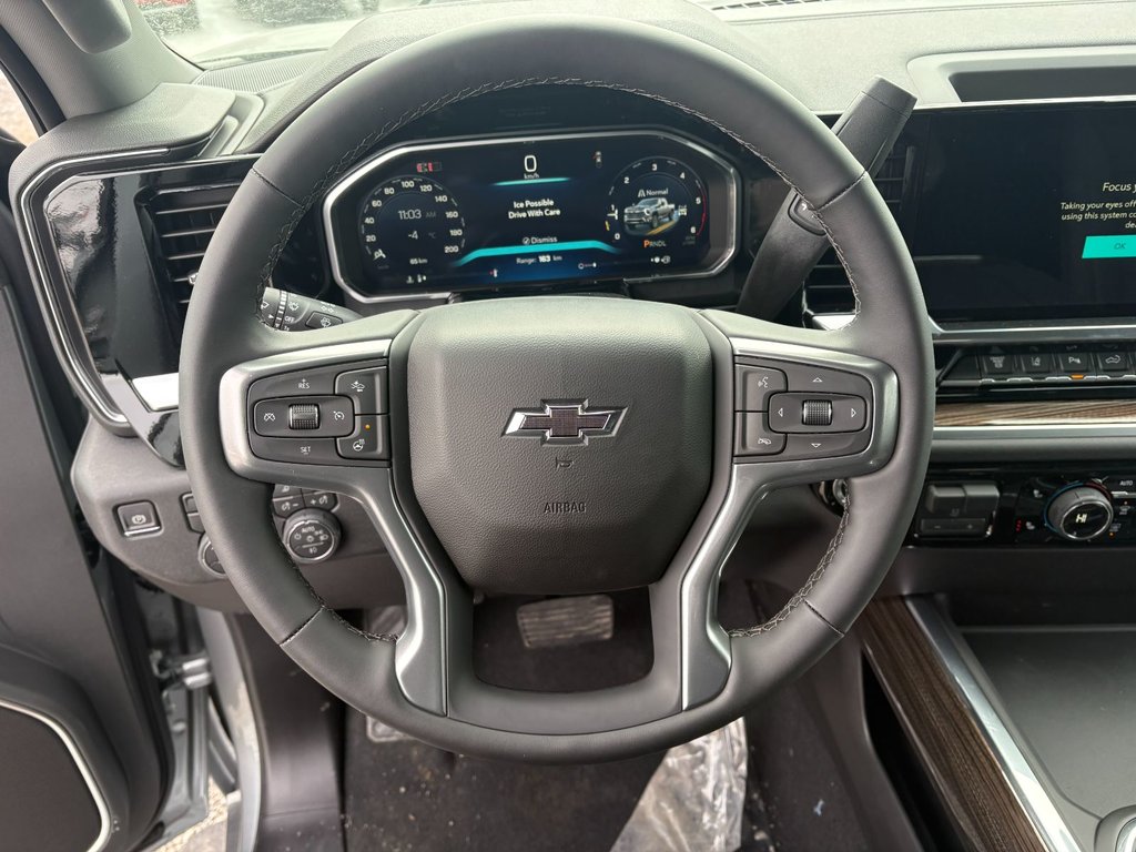 Chevrolet Silverado 2500 HD  2026 à Saint-Eustache, Québec - 9 - w1024h768px