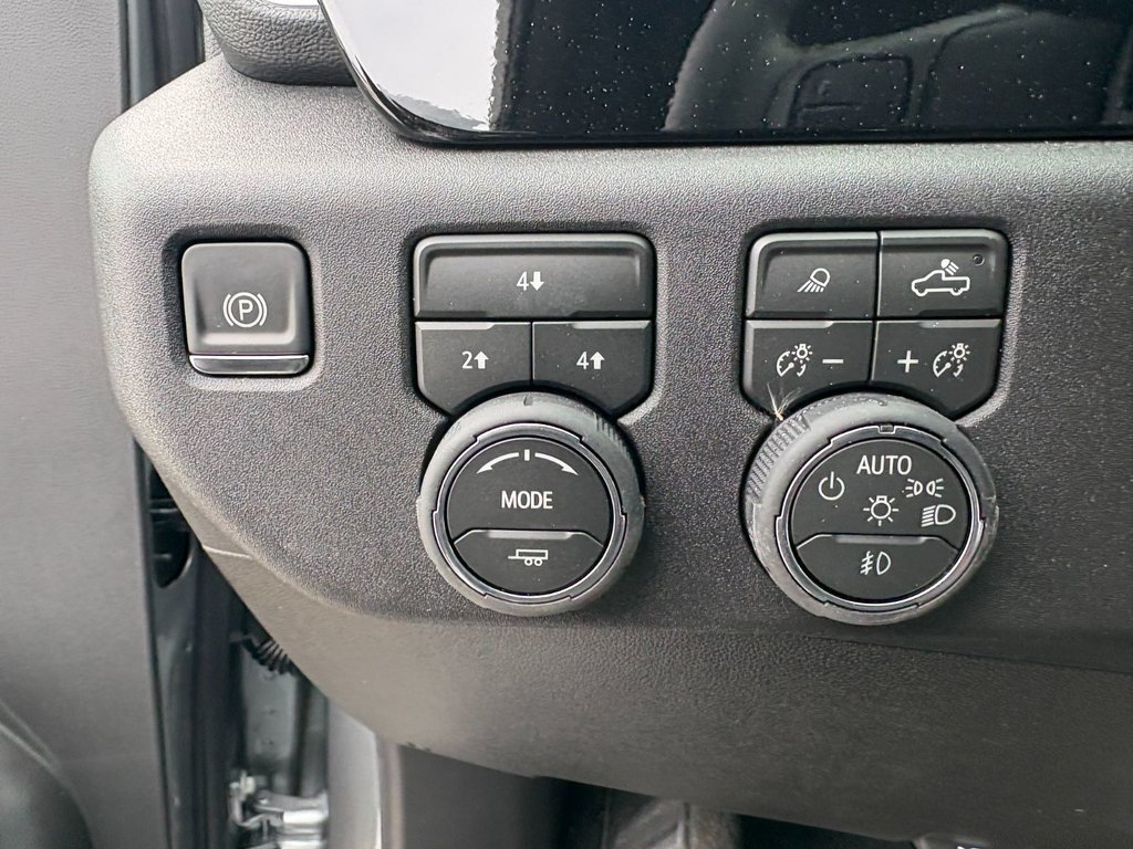 Chevrolet Silverado 2500 HD  2026 à Saint-Eustache, Québec - 17 - w1024h768px