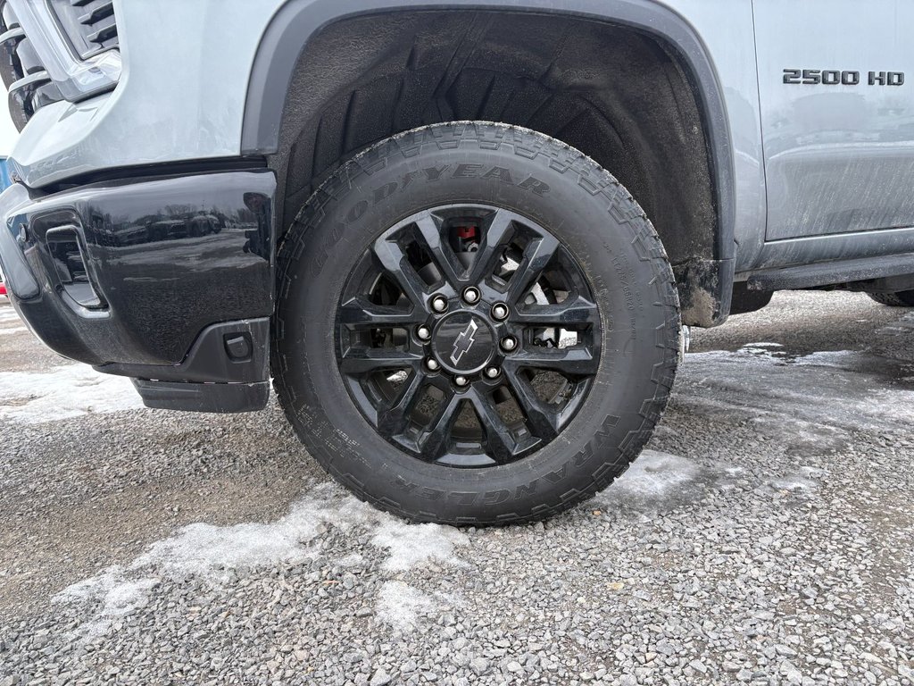 Chevrolet Silverado 2500 HD  2026 à Saint-Eustache, Québec - 6 - w1024h768px