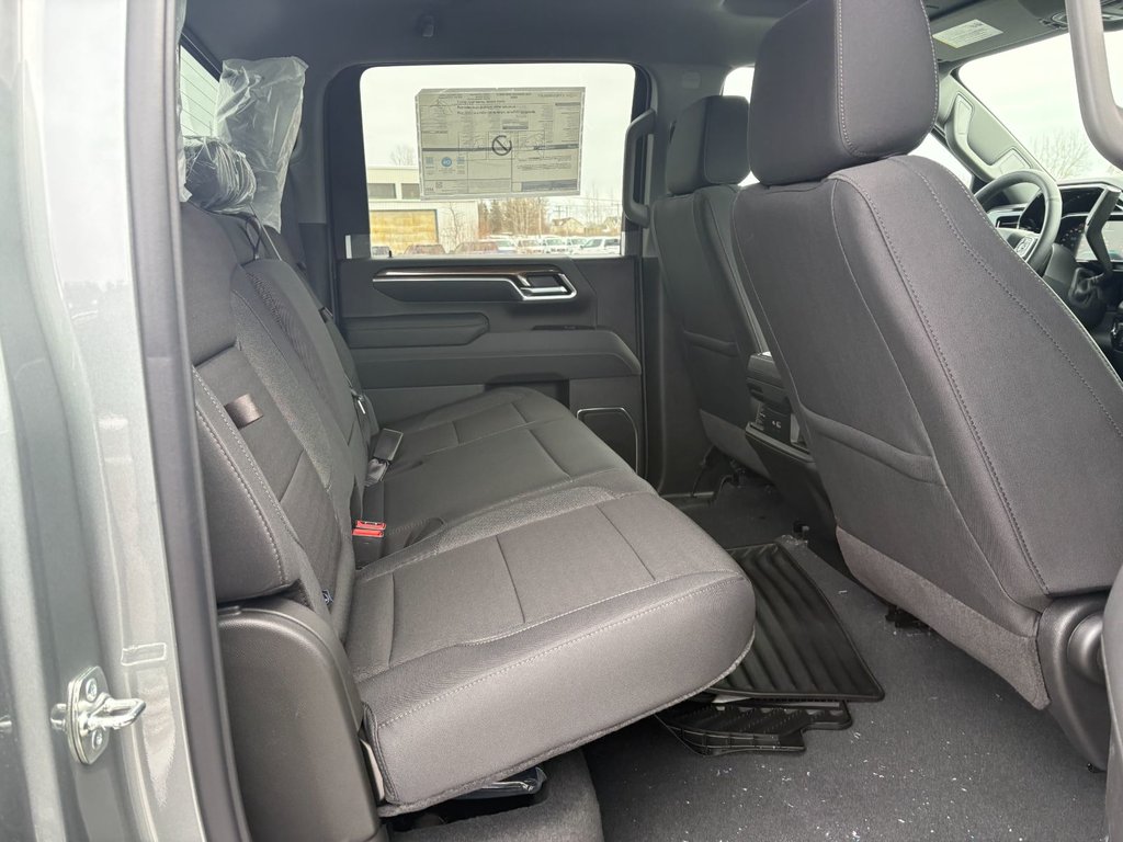 Chevrolet Silverado 2500 HD  2026 à Saint-Eustache, Québec - 21 - w1024h768px