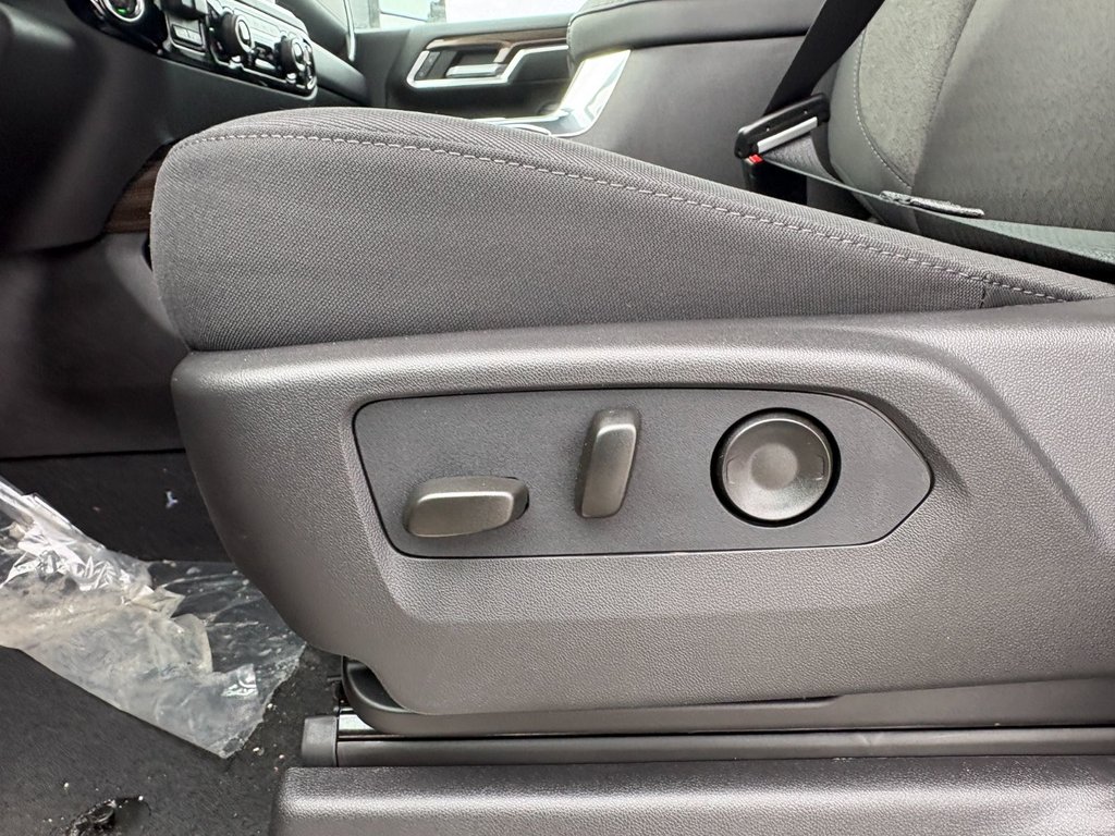 Chevrolet Silverado 2500 HD  2026 à Saint-Eustache, Québec - 16 - w1024h768px