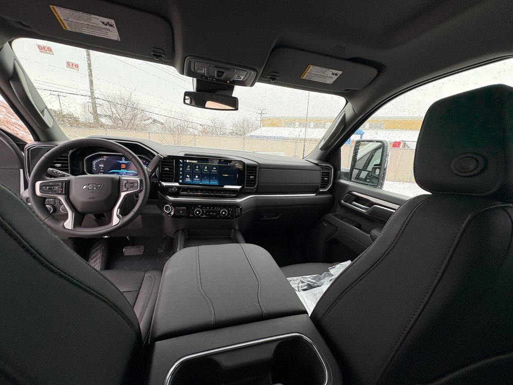 Chevrolet Silverado 2500 HD  2026 à Saint-Eustache, Québec - 13 - w1024h768px