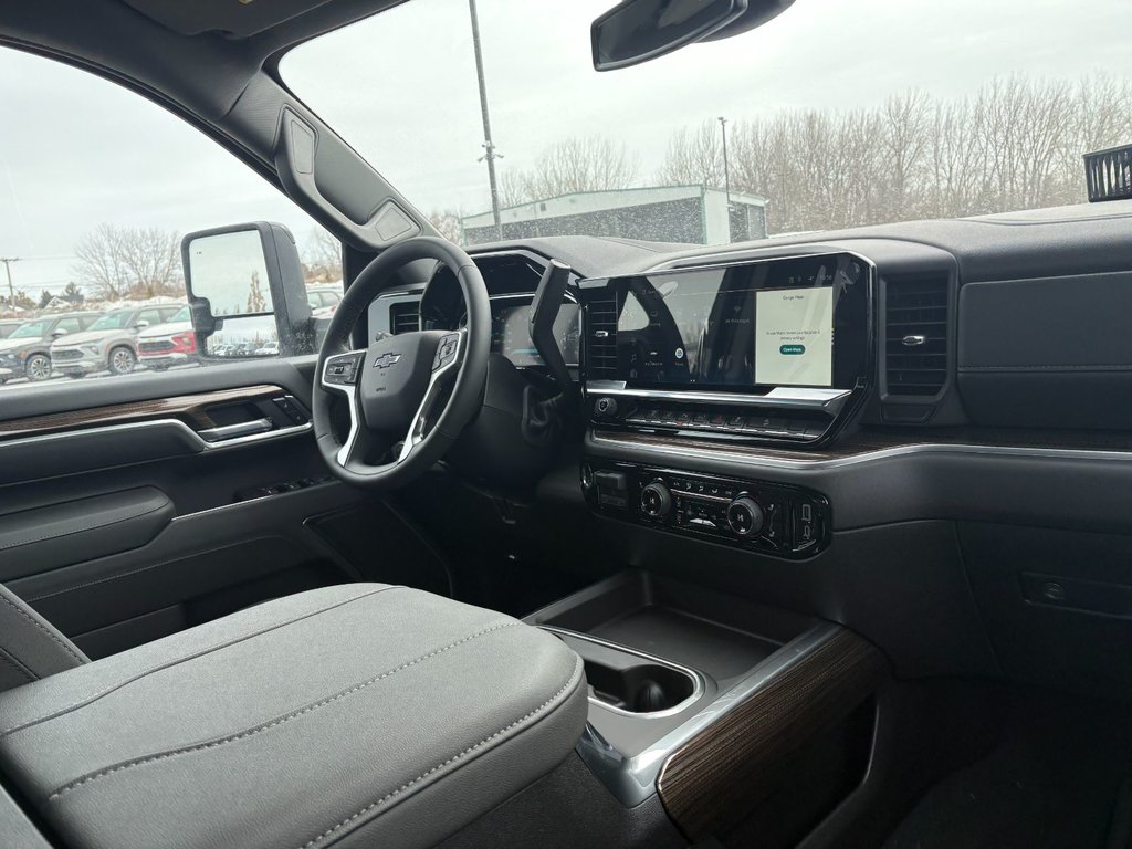 Chevrolet Silverado 2500 HD  2026 à Saint-Eustache, Québec - 16 - w1024h768px