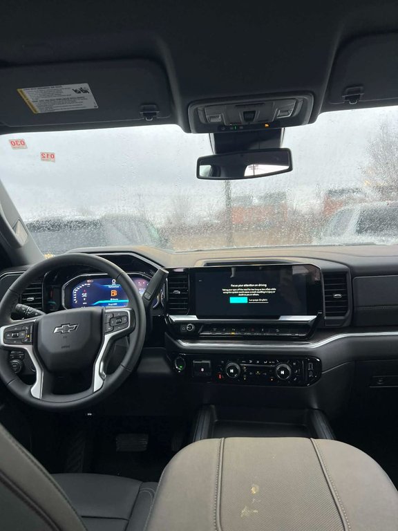 Chevrolet Silverado 2500 HD  2026 à Saint-Eustache, Québec - 2 - w1024h768px