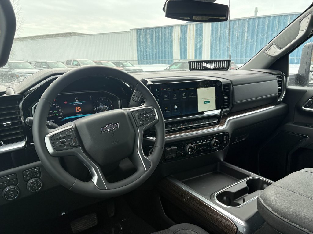 Chevrolet Silverado 2500 HD  2026 à Saint-Eustache, Québec - 15 - w1024h768px