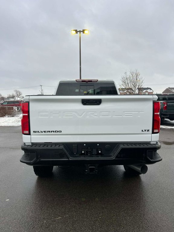 Chevrolet Silverado 2500 HD  2026 à Saint-Eustache, Québec - 3 - w1024h768px