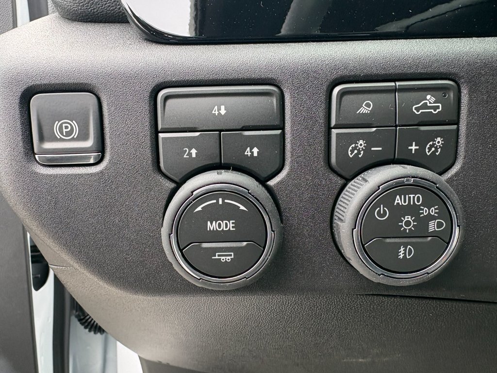 Chevrolet Silverado 2500 HD  2026 à Saint-Eustache, Québec - 14 - w1024h768px