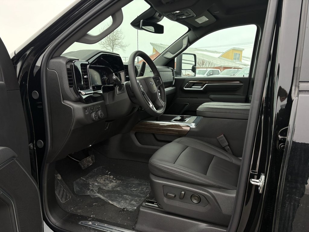 Chevrolet Silverado 2500 HD  2026 à Saint-Eustache, Québec - 12 - w1024h768px