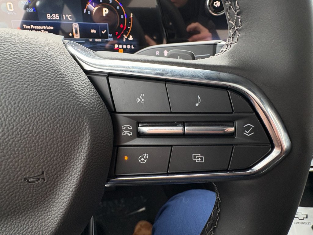 Chevrolet Suburban  2026 à Saint-Eustache, Québec - 12 - w1024h768px