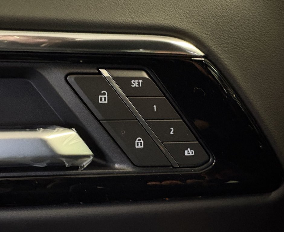 Chevrolet Suburban  2026 à Saint-Eustache, Québec - 12 - w1024h768px