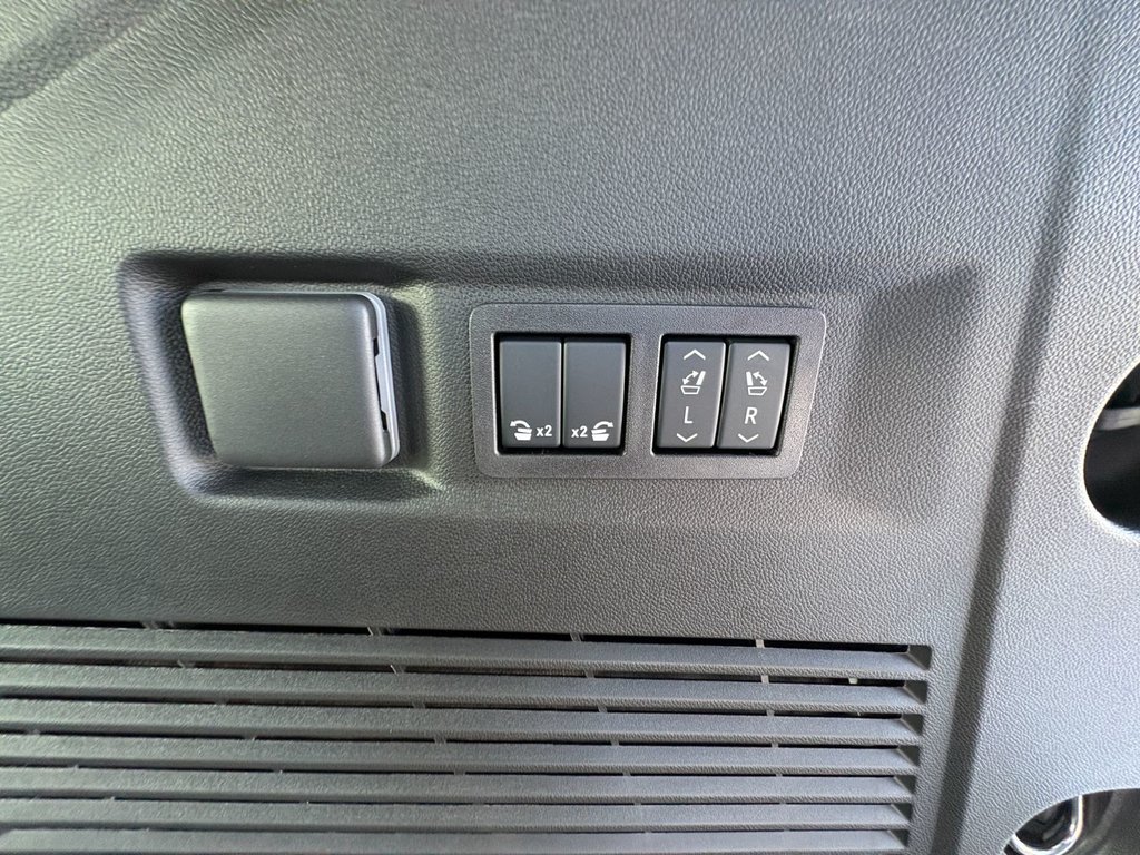 2026 Chevrolet Tahoe in Saint-Eustache, Quebec - 24 - w1024h768px